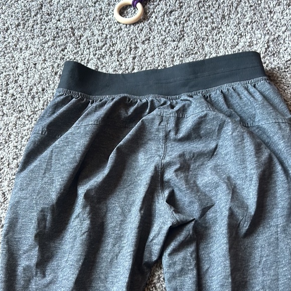 Lulu lemon joggers gray - Picture 3 of 3